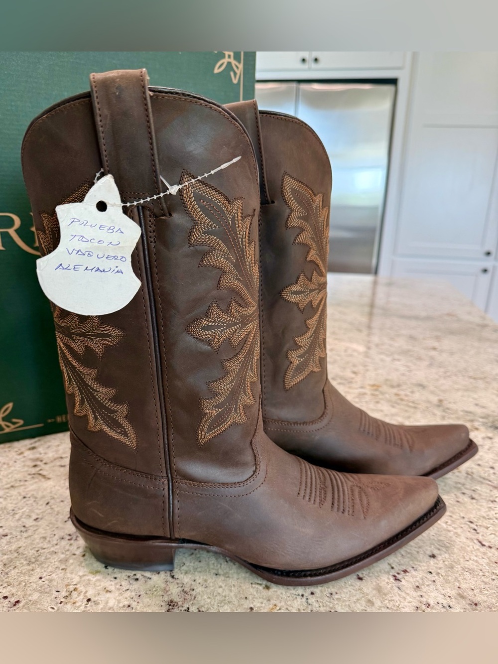 Reywelt Women's Sample Snip Toe Western Cowboy Boots ( NEW )